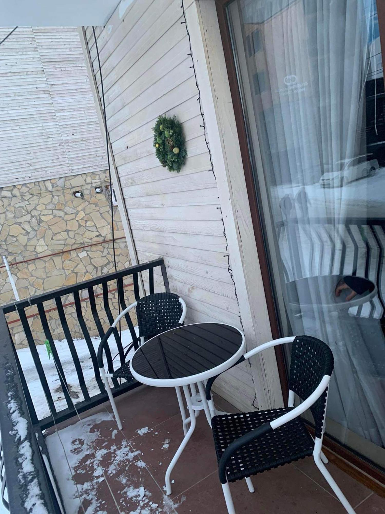 Mgzavrebi Apartment *